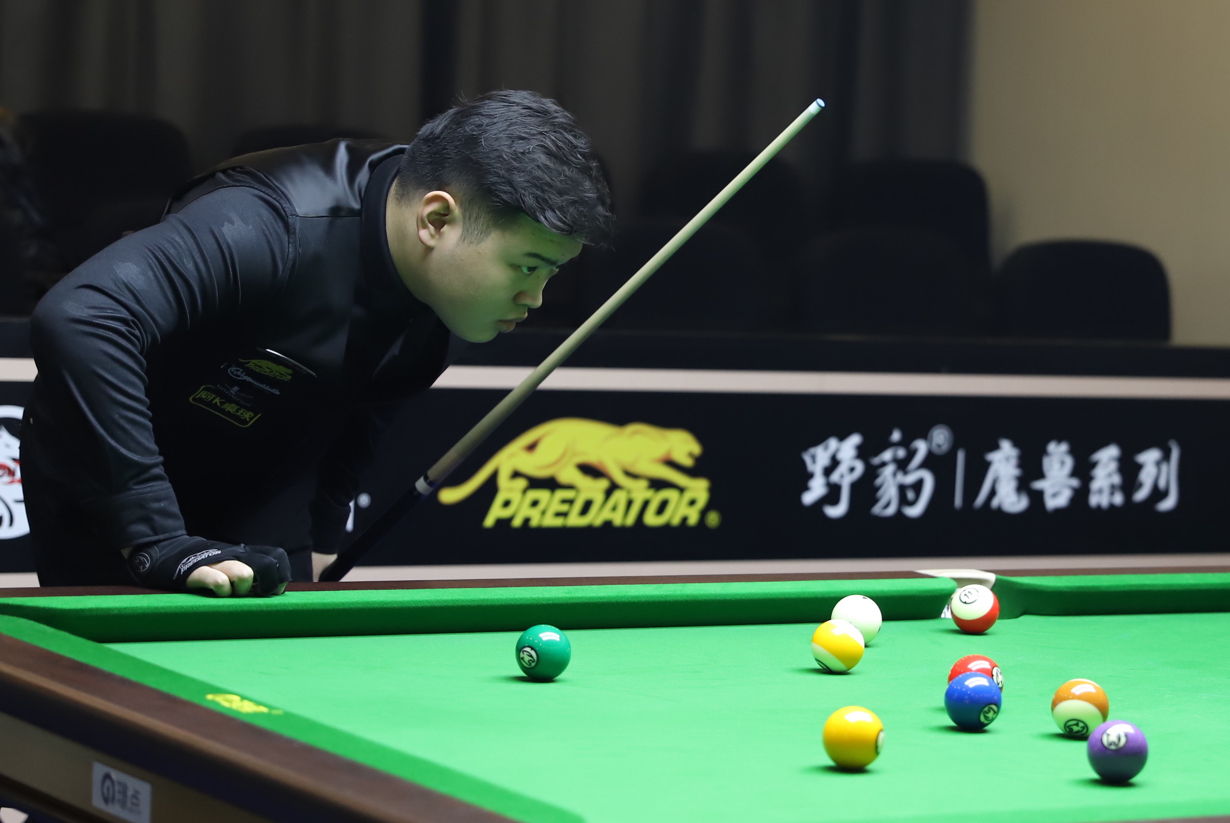 面对的是他 面对的是他