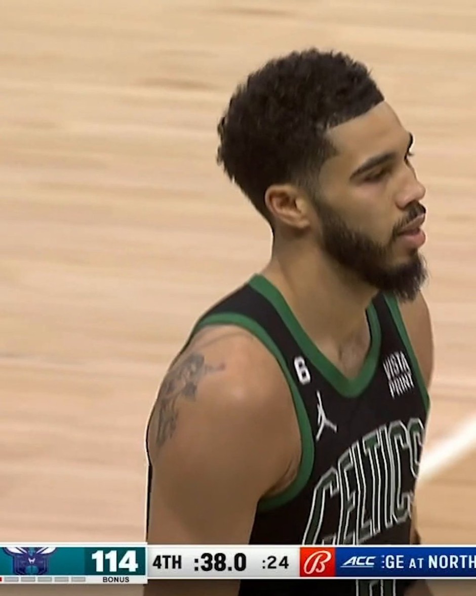 队友传球后 队友传球后